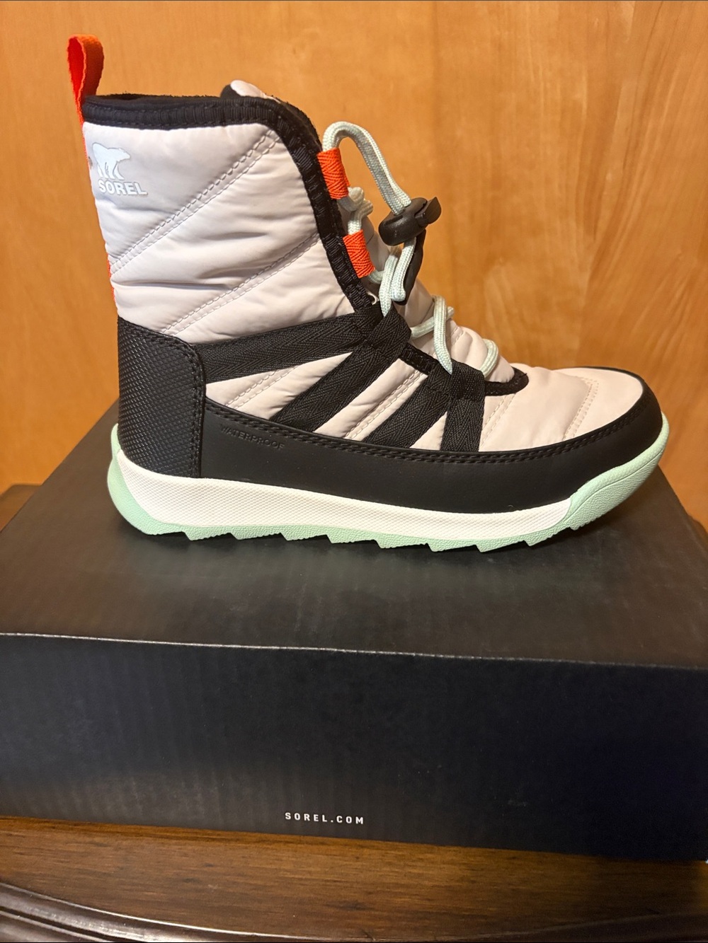 Sorel Unisex Youth Whitney II Short Lace  Winter Boot Size 2 Moonstone/Black